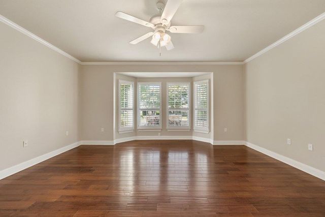 207 Breezeway LN, Georgetown, TX 78633