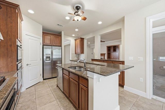 207 Breezeway LN, Georgetown, TX 78633
