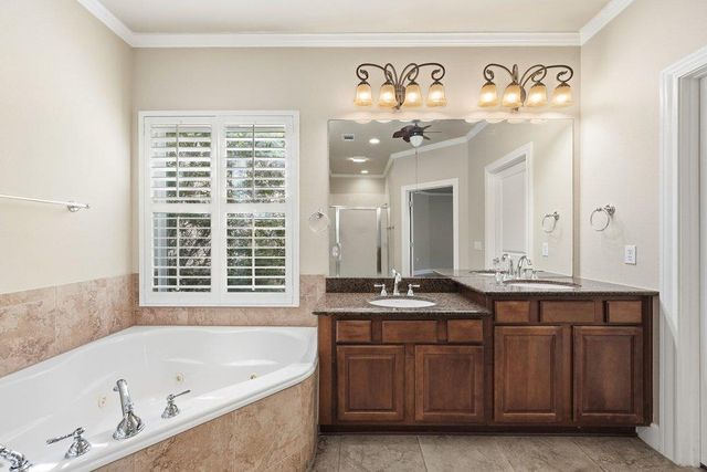 207 Breezeway LN, Georgetown, TX 78633