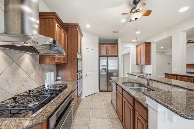 207 Breezeway LN, Georgetown, TX 78633