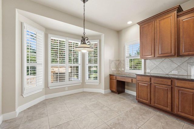 207 Breezeway LN, Georgetown, TX 78633