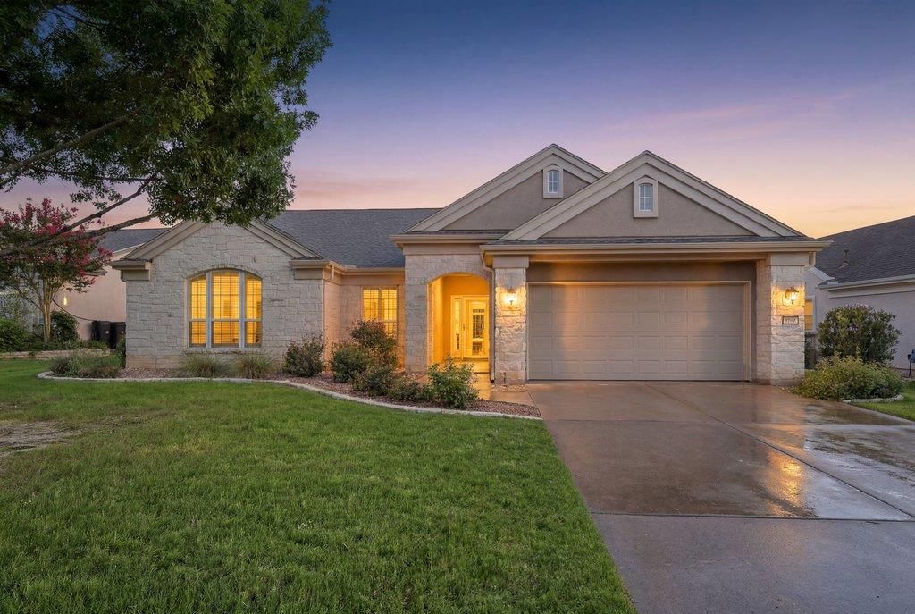 207 Breezeway LN, Georgetown, TX 78633