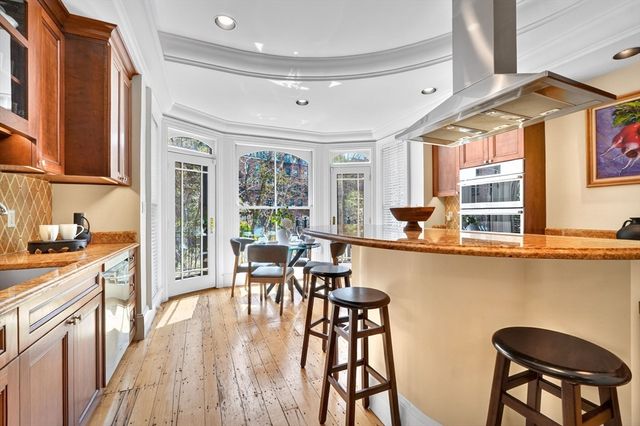 70 Montgomery St, Boston, MA 02116