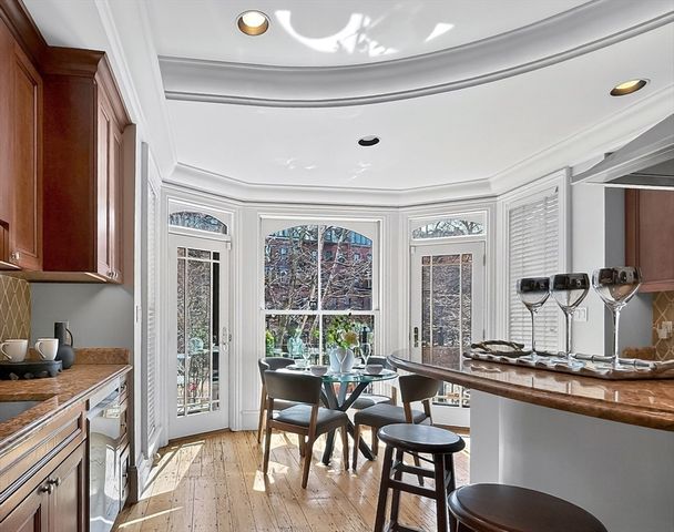 70 Montgomery St, Boston, MA 02116