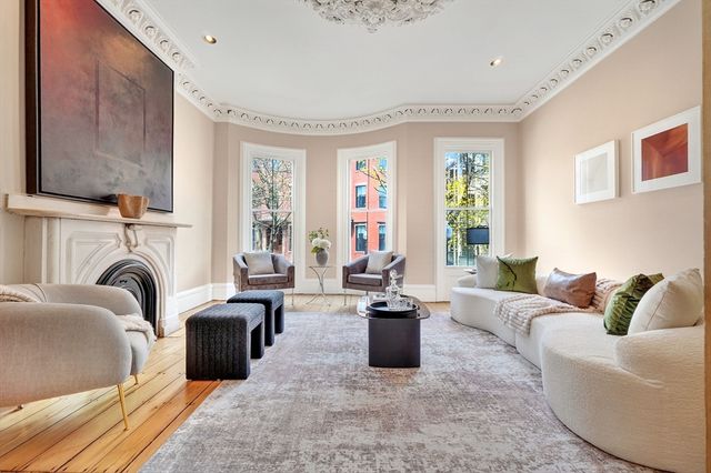 70 Montgomery St, Boston, MA 02116