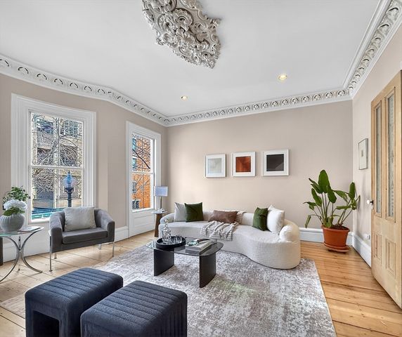 70 Montgomery St, Boston, MA 02116