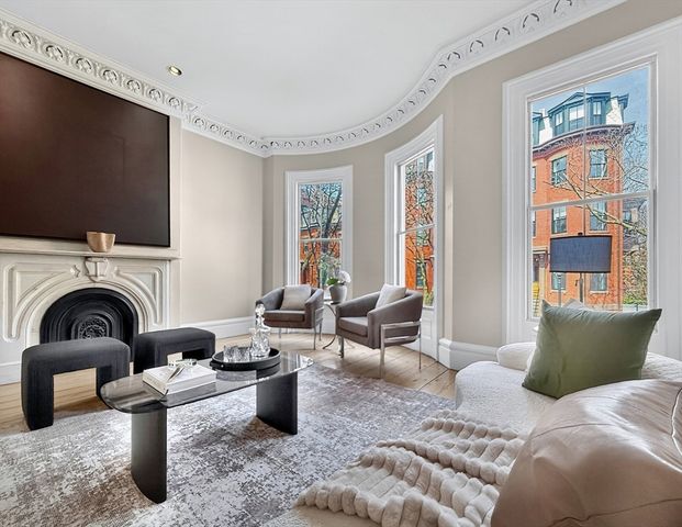 70 Montgomery St, Boston, MA 02116