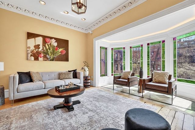 70 Montgomery St, Boston, MA 02116