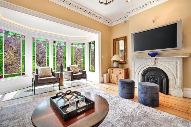 70 Montgomery St, Boston, MA 02116