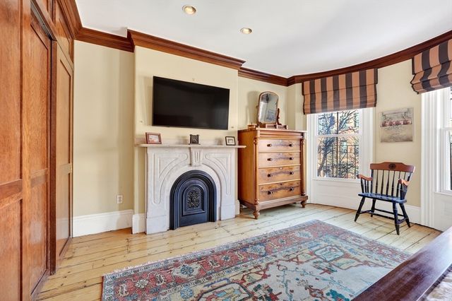 70 Montgomery St, Boston, MA 02116