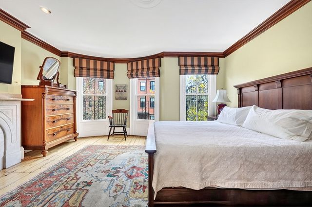 70 Montgomery St, Boston, MA 02116