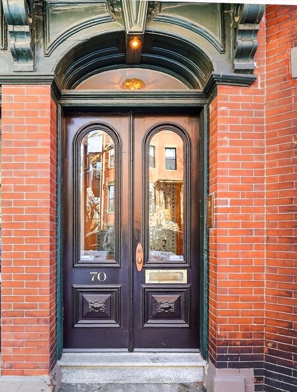 70 Montgomery St, Boston, MA 02116