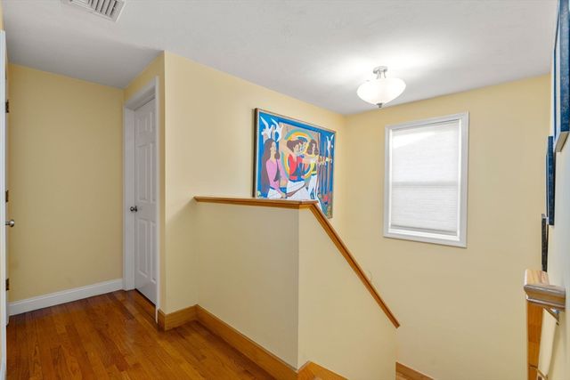 215 Saint Mary St 3, Needham, MA 02494