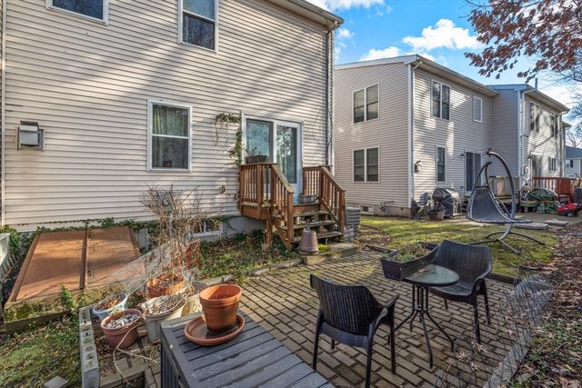 215 Saint Mary St 3, Needham, MA 02494