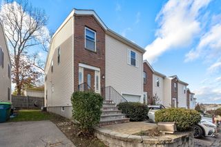 215 Saint Mary St 3, Needham, MA 02494