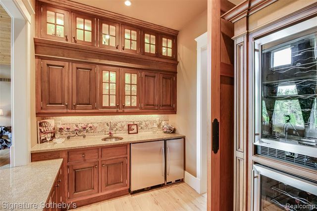 5350 Brewster Road, Rochester, MI 48306