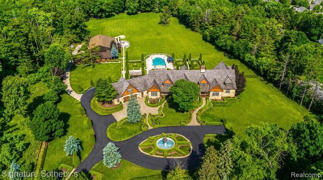 5350 Brewster Road, Rochester, MI 48306