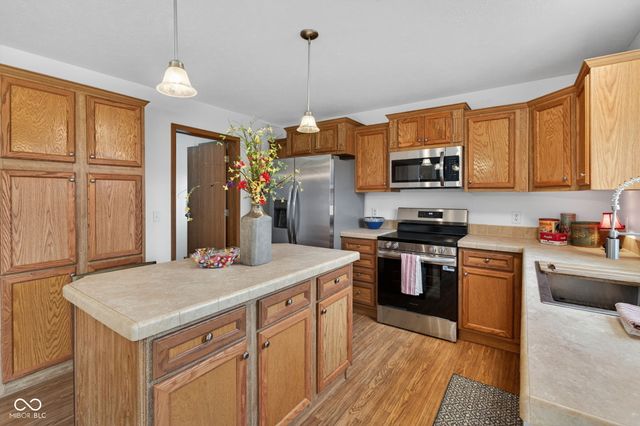 2355 W State Road, Staunton, IN 47881