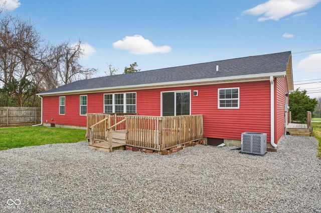 2355 W State Road, Staunton, IN 47881