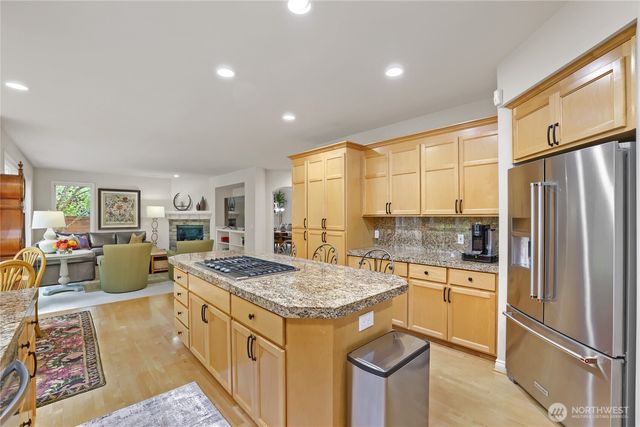 916 275th Place SE, Sammamish, WA 98075