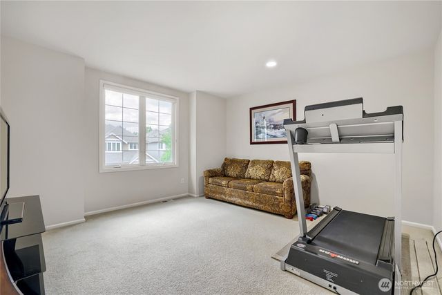916 275th Place SE, Sammamish, WA 98075