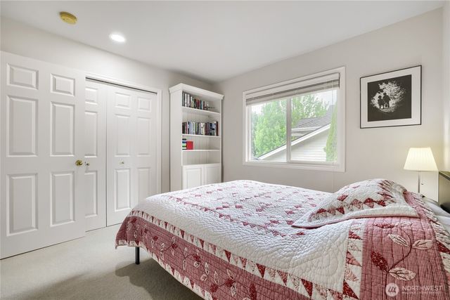 916 275th Place SE, Sammamish, WA 98075