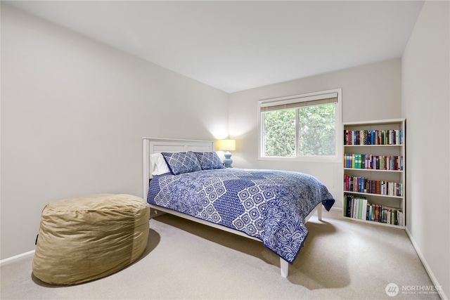 916 275th Place SE, Sammamish, WA 98075