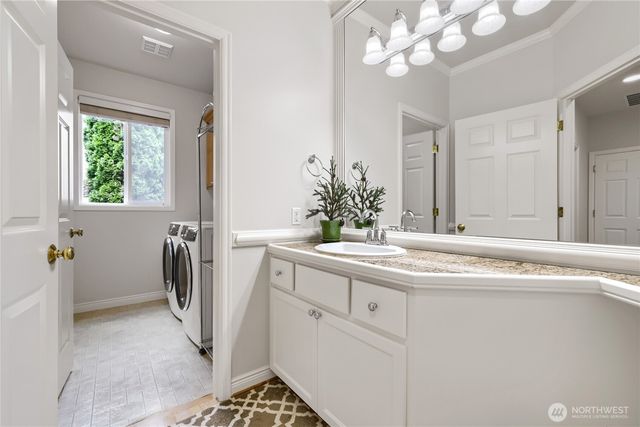 916 275th Place SE, Sammamish, WA 98075
