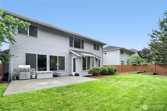 916 275th Place SE, Sammamish, WA 98075