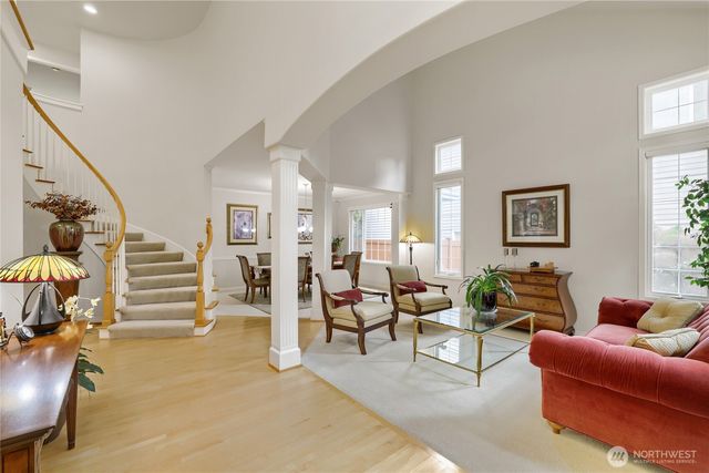 916 275th Place SE, Sammamish, WA 98075
