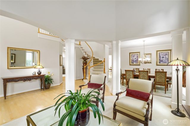 916 275th Place SE, Sammamish, WA 98075