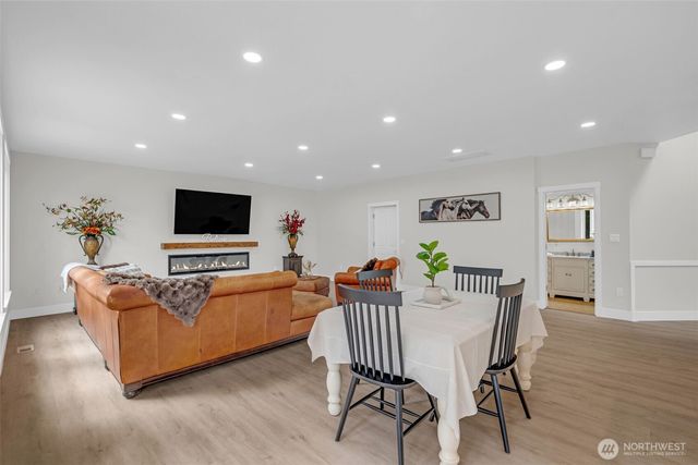 6503 174th Place SE, Snohomish, WA 98296