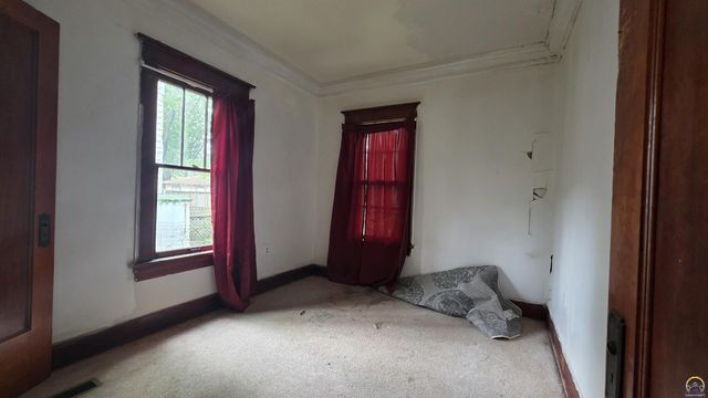 1117 SW Horne ST, Topeka, KS 66604