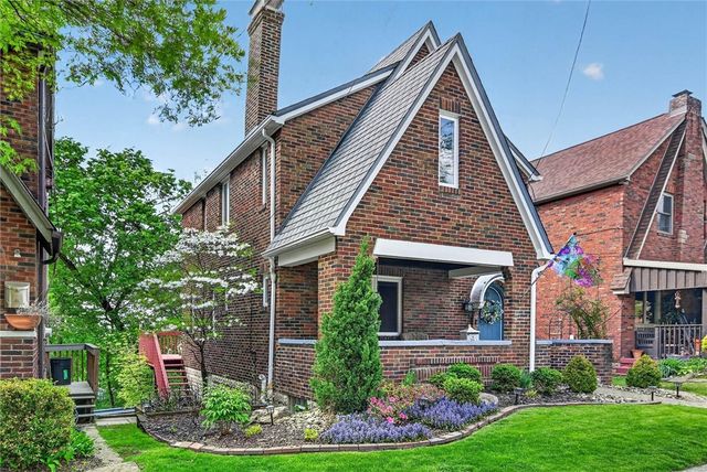 830 Florida Ave, Mt Lebanon, PA 15228