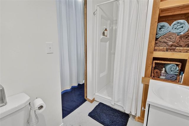 830 Florida Ave, Mt Lebanon, PA 15228