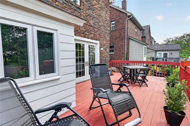 830 Florida Ave, Mt Lebanon, PA 15228