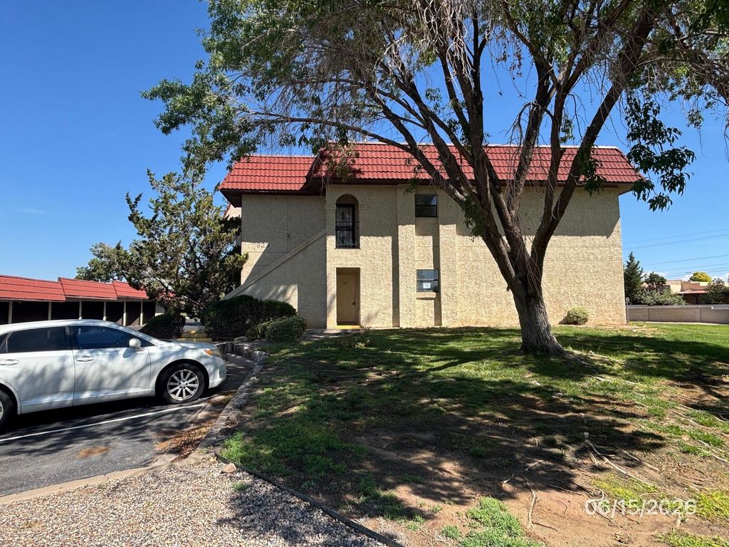 823 Country Club Drive SE APT 1E, Rio Rancho, NM 87124