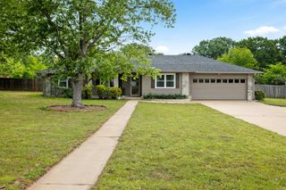 5700 Southview Drive, Jonesboro, AR 72404