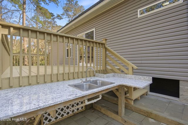 113 Kings Harbor Drive, Holly Ridge, NC 28445