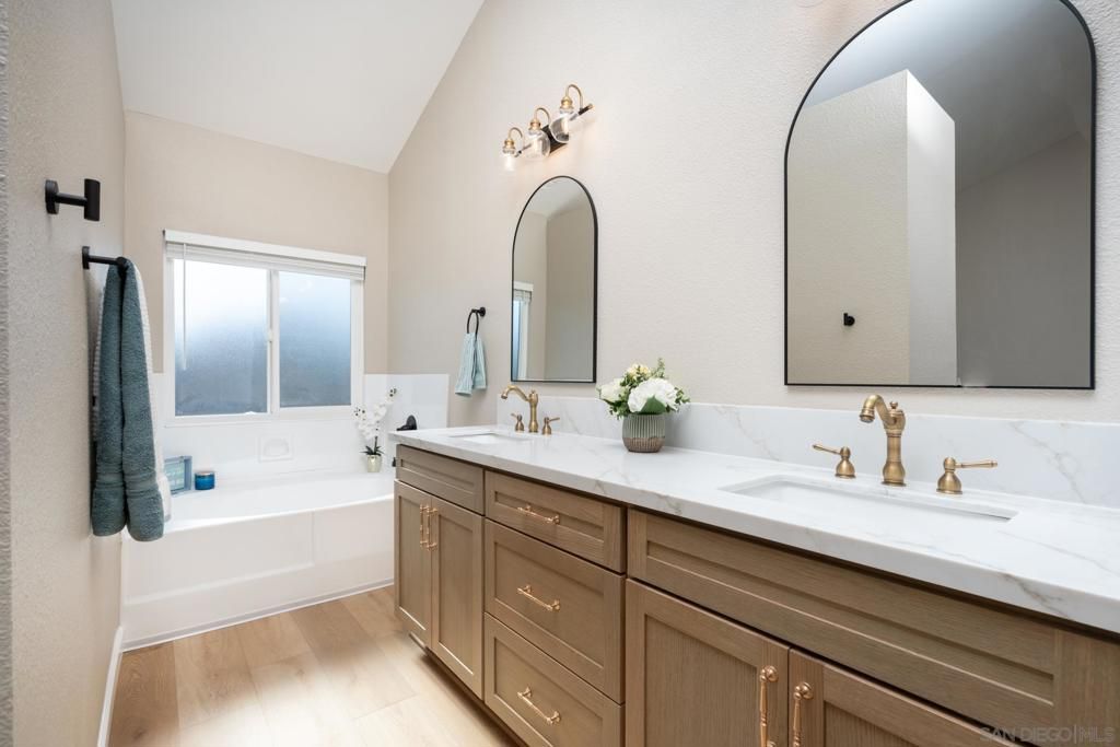 Image 17 of property listing at 12741 Laurel Street #29 29, Lakeside, CA 92040