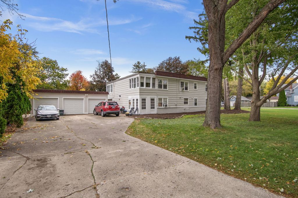 107 N Mallory Avenue, Batavia, IL 60510