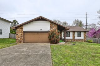 2311 East Meadow Drive, Springfield, MO 65804