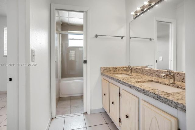 1975 NE 135th St 3F, North Miami, FL 33181