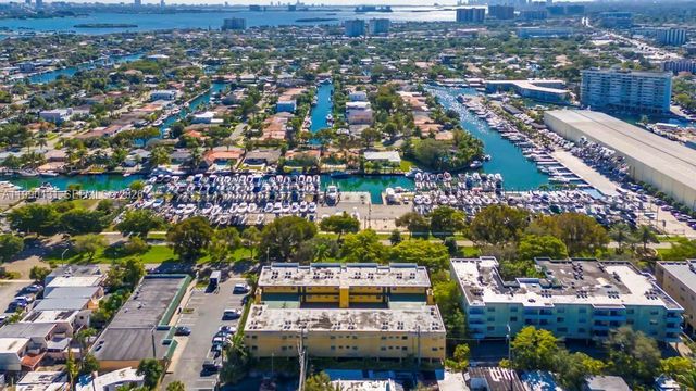 1975 NE 135th St 3F, North Miami, FL 33181