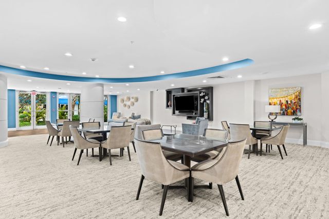 6051 N Ocean Dr 305, Hollywood, FL 33019