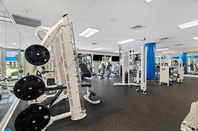 6051 N Ocean Dr 305, Hollywood, FL 33019