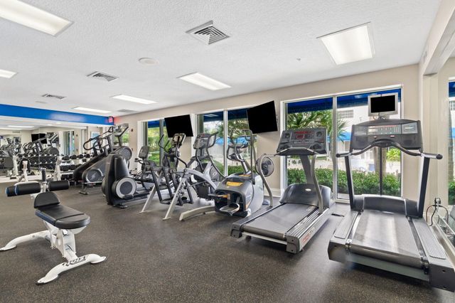 6051 N Ocean Dr 305, Hollywood, FL 33019