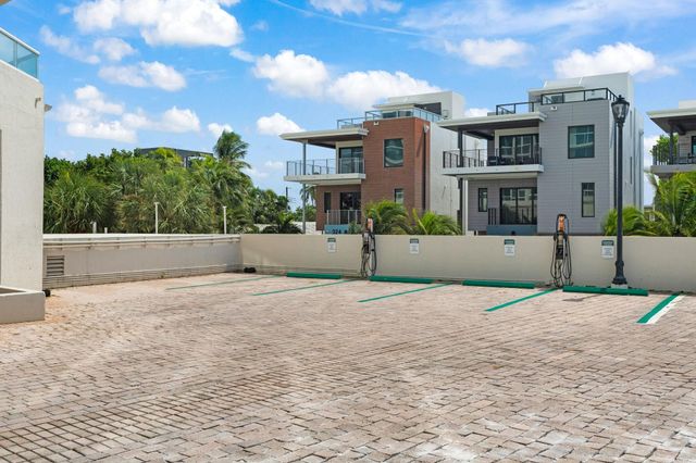 6051 N Ocean Dr 305, Hollywood, FL 33019