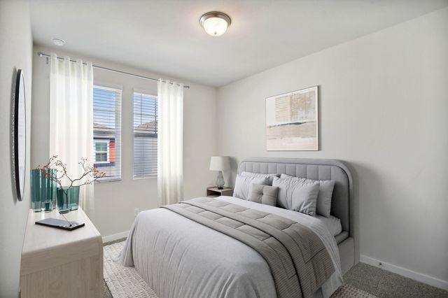 586 Avisa Drive, Kemah, TX 77565