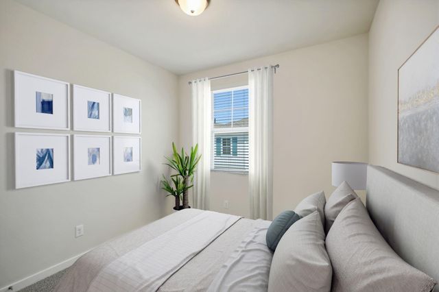 586 Avisa Drive, Kemah, TX 77565